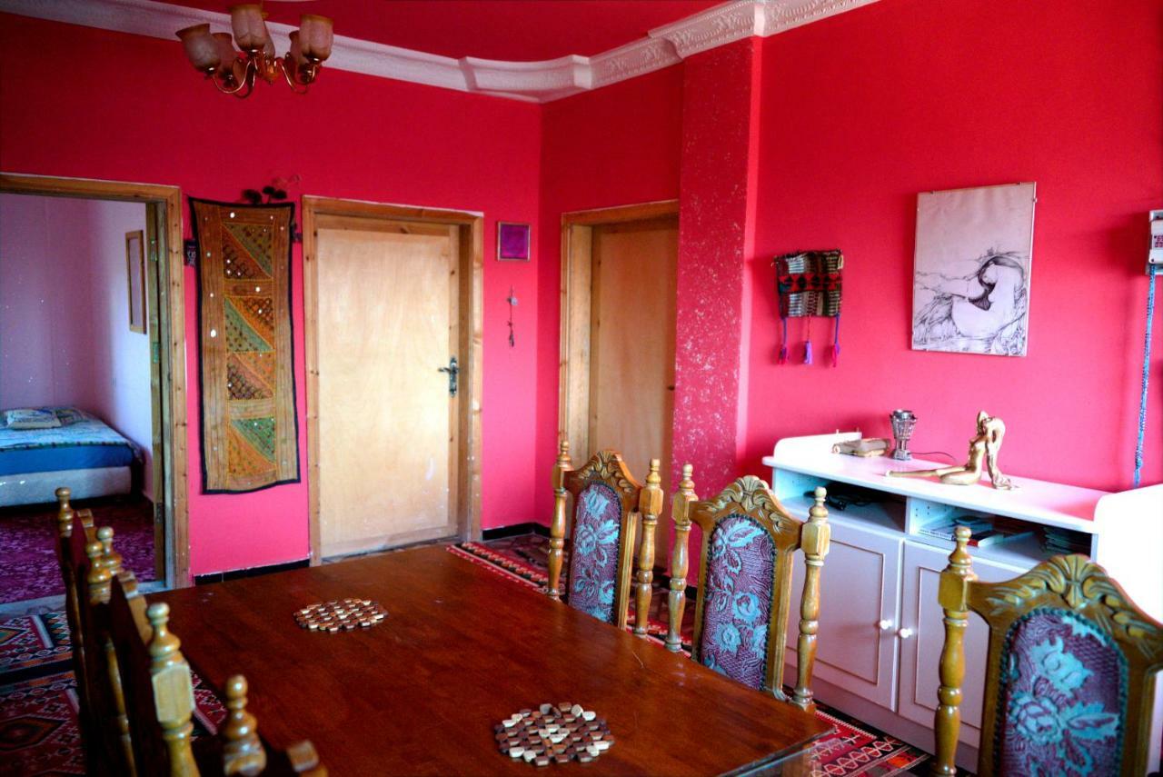 Bedouin Pink Ecohouse Bed & Breakfast Wadi Musa Exterior photo